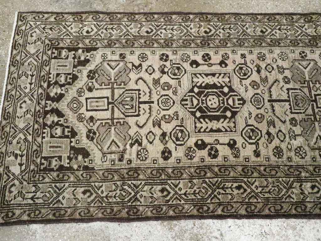 Vintage Persian Malayer Runner, No.22903 - Galerie Shabab