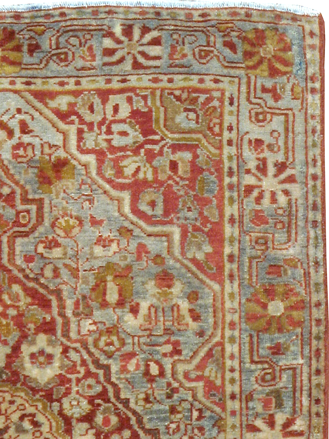 Antique Persian Sarouk Fereghan Throw Rug, No.22904 - Galerie Shabab