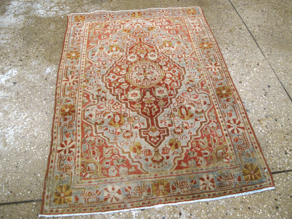 Antique Persian Sarouk Fereghan Throw Rug, No.22904 - Galerie Shabab