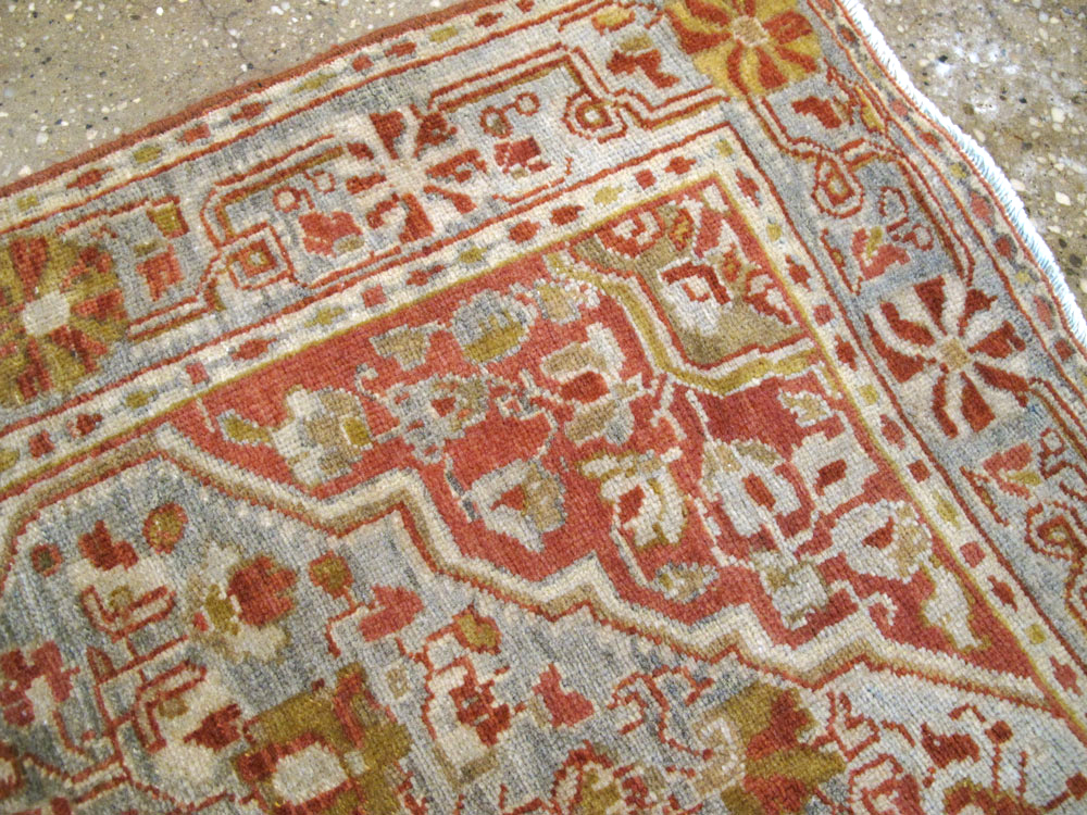Antique Persian Sarouk Fereghan Throw Rug, No.22904 - Galerie Shabab