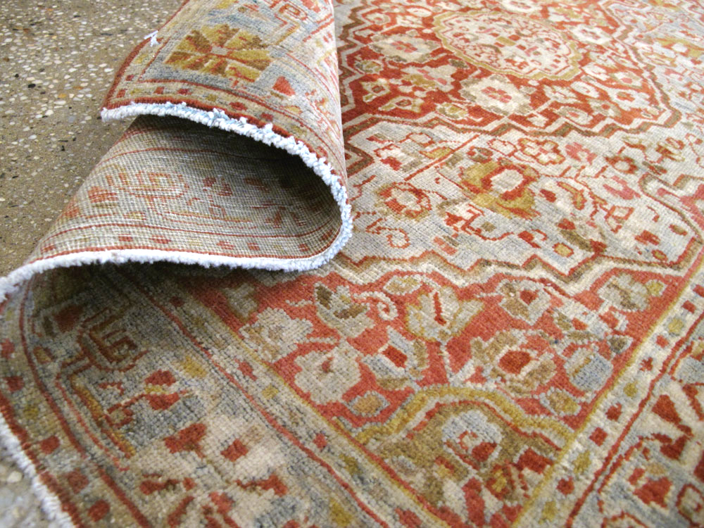 Antique Persian Sarouk Fereghan Throw Rug, No.22904 - Galerie Shabab