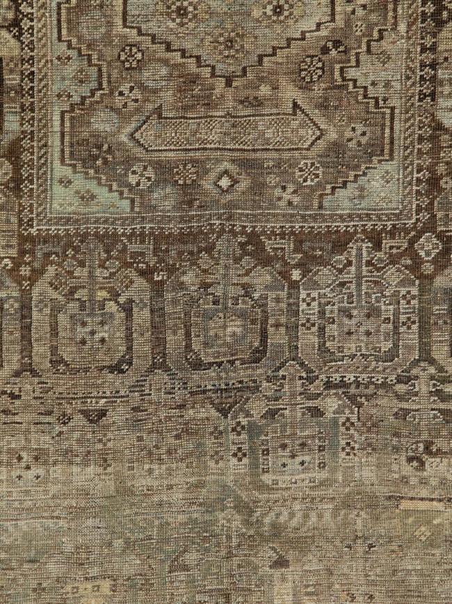 Antique Persian Shiraz Carpet, No.22905 - Galerie Shabab