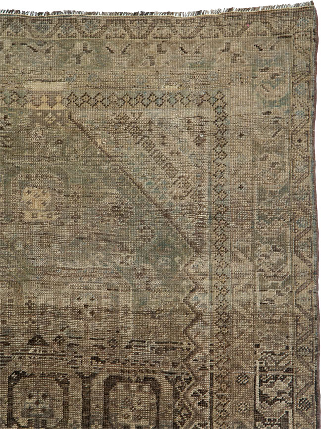 Antique Persian Shiraz Carpet, No.22905 - Galerie Shabab