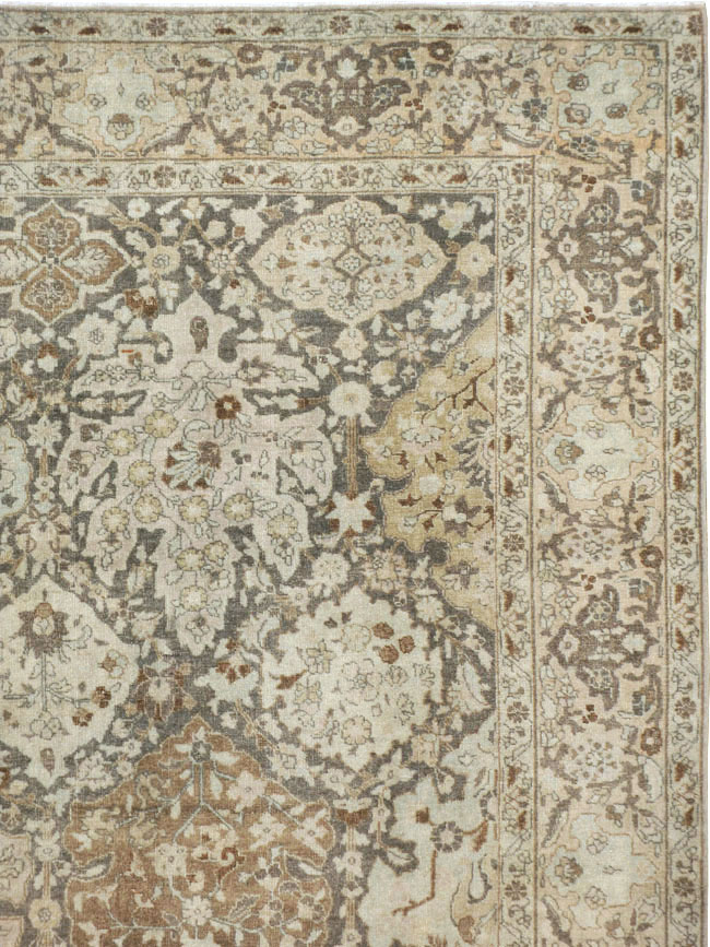 Antique Persian Tabriz Carpet, No.22920 - Galerie Shabab