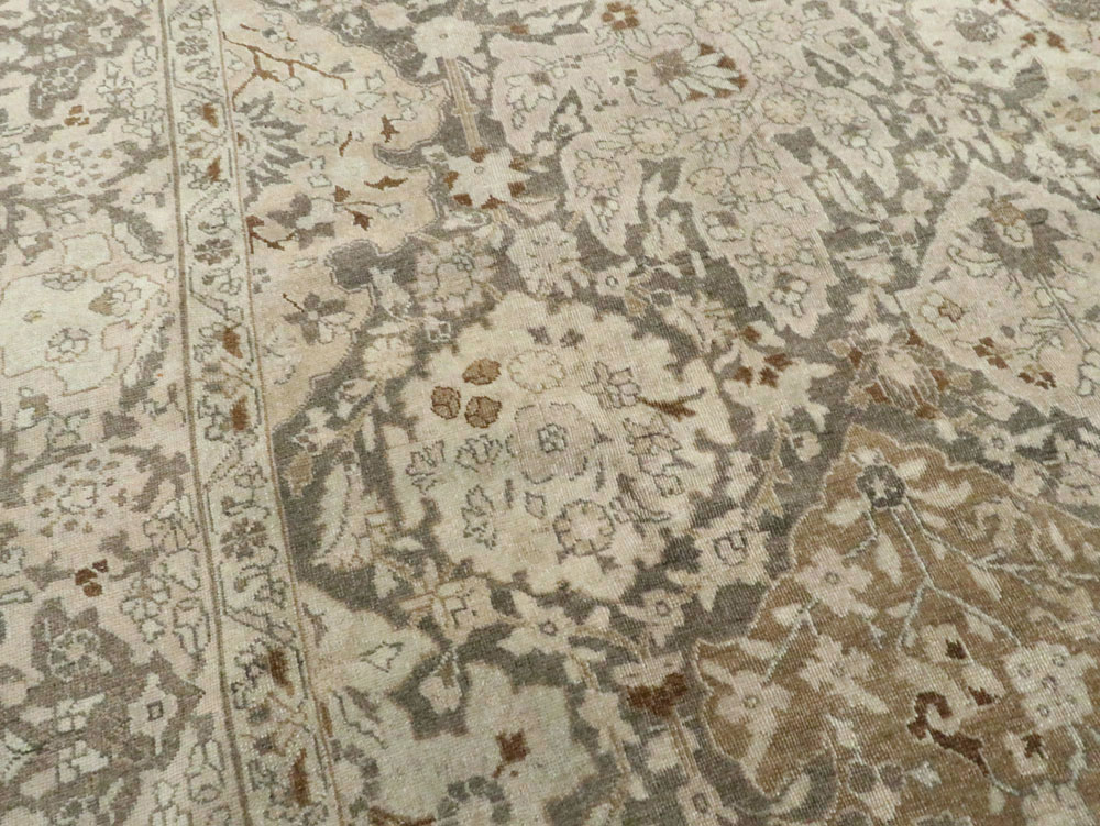 Antique Persian Tabriz Carpet, No.22920 - Galerie Shabab