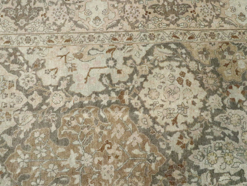 Antique Persian Tabriz Carpet, No.22920 - Galerie Shabab