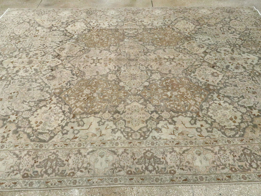Antique Persian Tabriz Carpet, No.22920 - Galerie Shabab