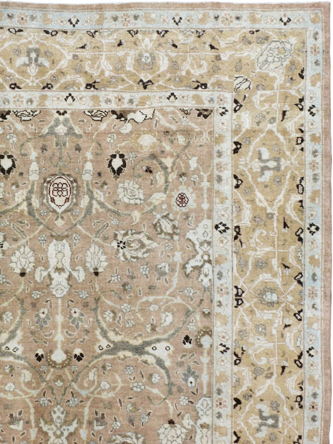 Antique Persian Tabriz Carpet, No.22960 - Galerie Shabab