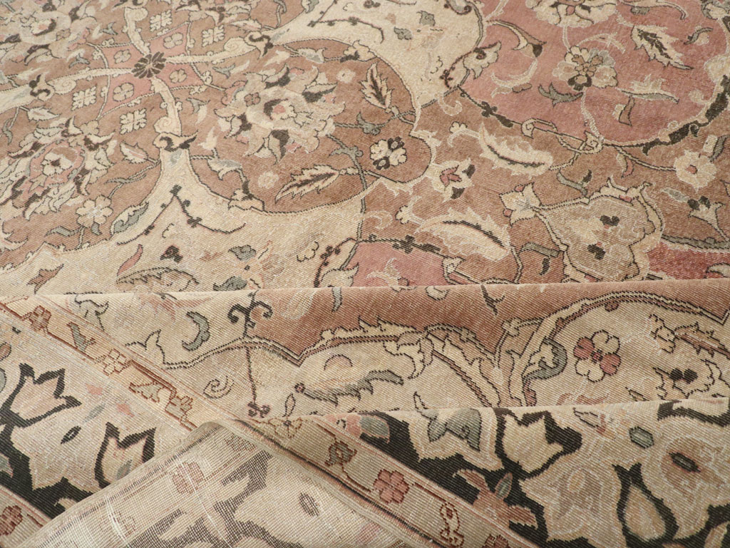 Vintage Indian Lahore Room Size Carpet, No.22965 - Galerie Shabab