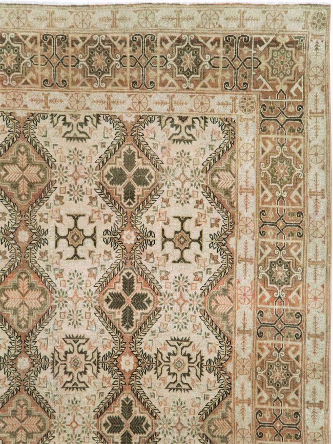 Vintage Persian Quom Room Size Carpet, No.22967 - Galerie Shabab