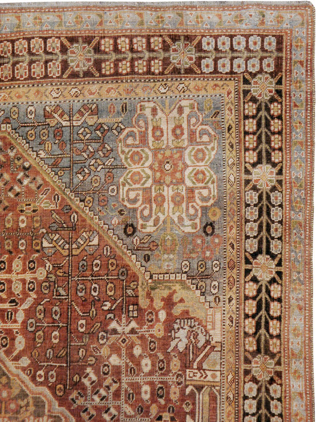 Vintage Persian Shiraz Rug, No.22980 - Galerie Shabab