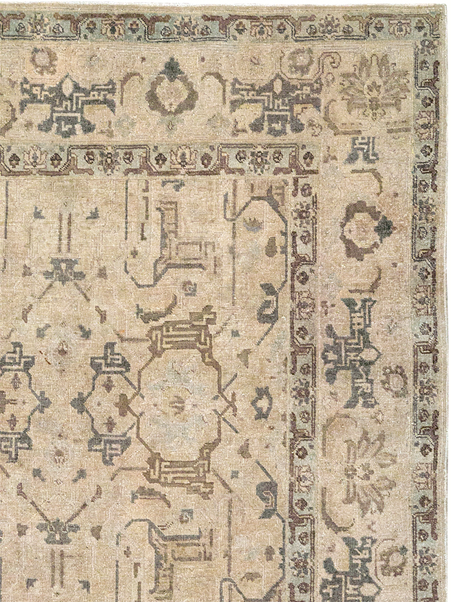 Vintage Persian Tabriz Accent Carpet, No.22986 - Galerie Shabab