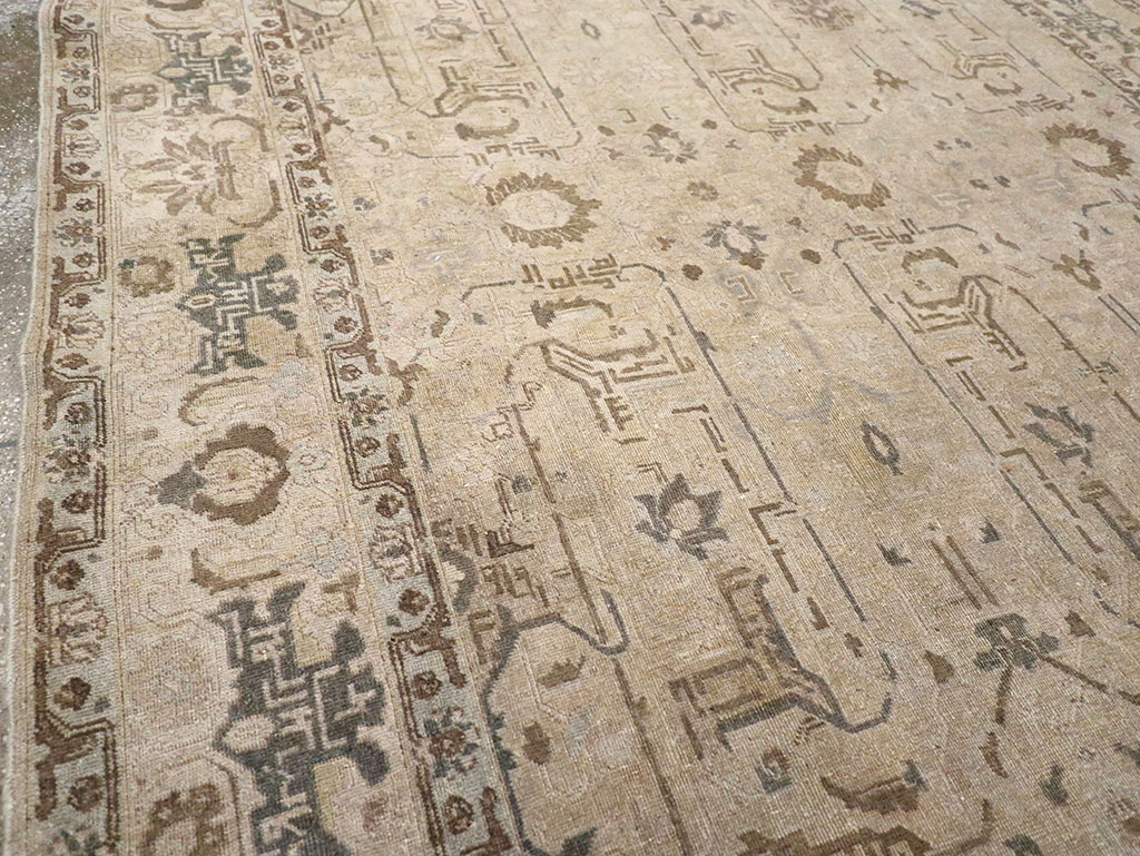 Vintage Persian Tabriz Accent Carpet, No.22986 - Galerie Shabab