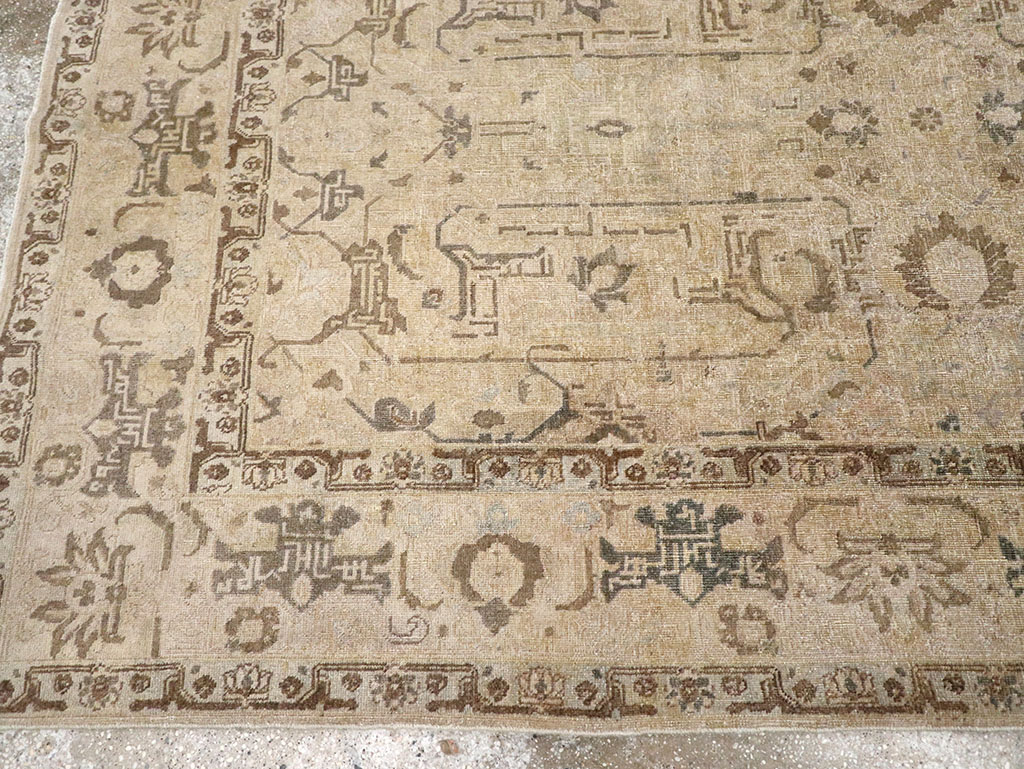 Vintage Persian Tabriz Accent Carpet, No.22986 - Galerie Shabab