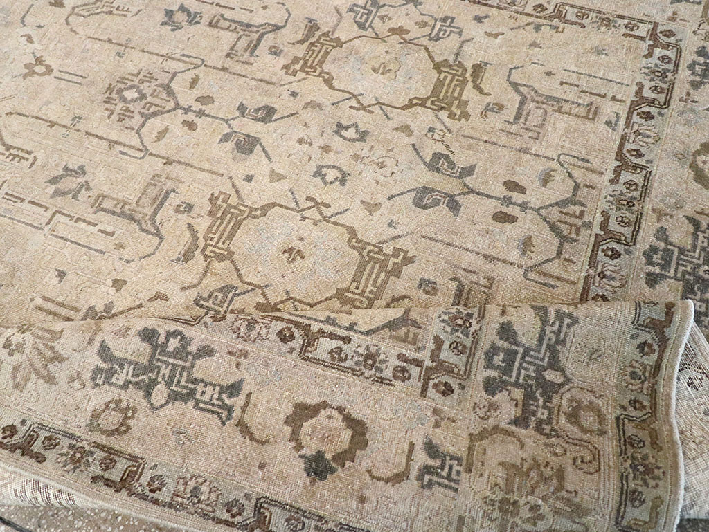 Vintage Persian Tabriz Accent Carpet, No.22986 - Galerie Shabab