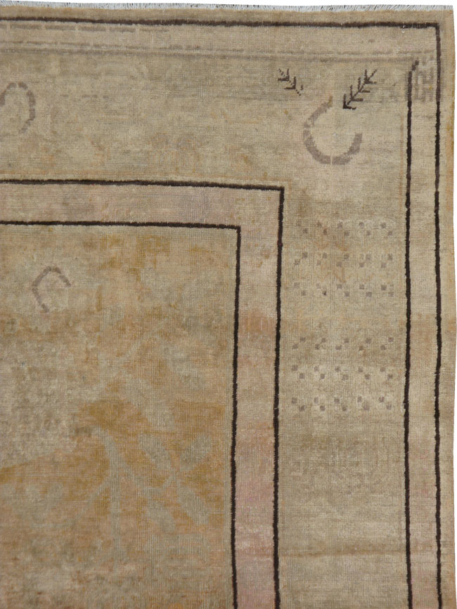 Antique Khotan Carpet, No.23010 - Galerie Shabab