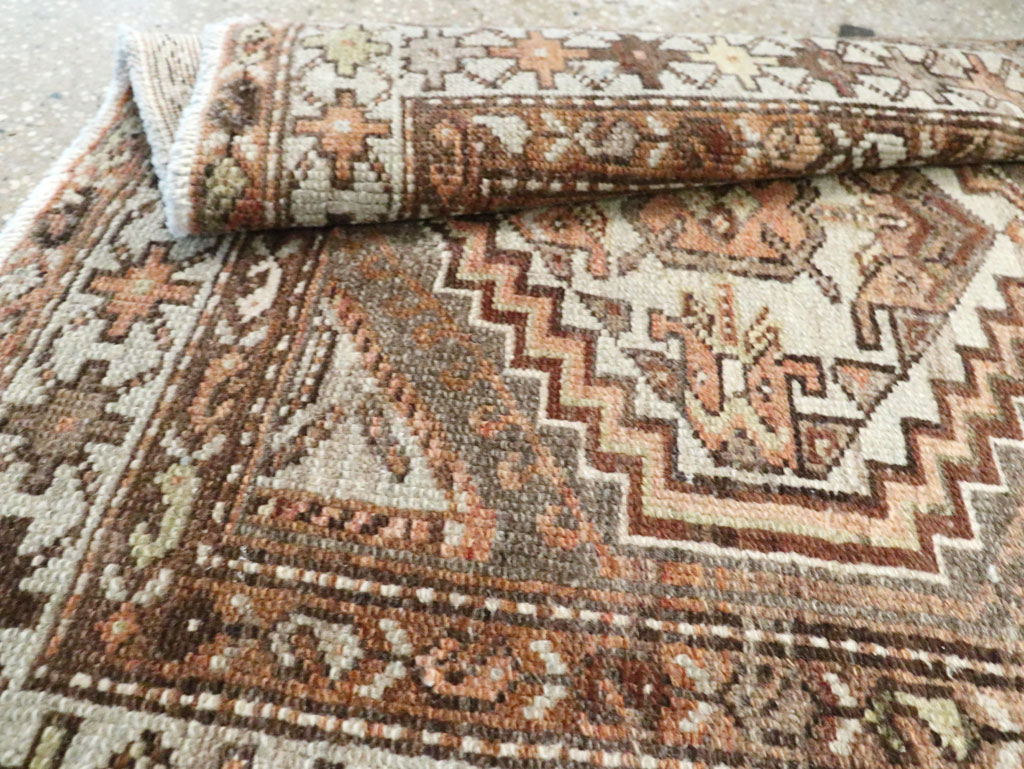 Vintage Persian Malayer Runner, No.23037 - Galerie Shabab
