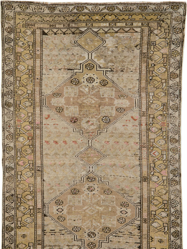 Antique Persian Northwest Runner, No.23041 - Galerie Shabab