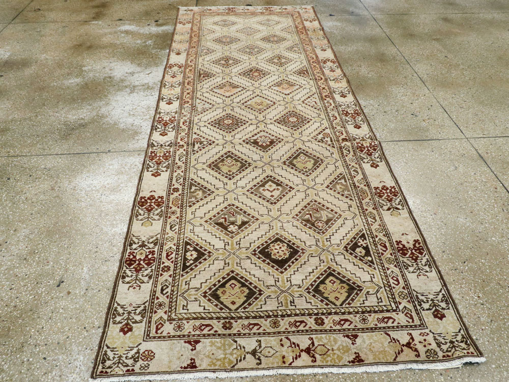 Vintage Persian Malayer Runner, No.23062 - Galerie Shabab