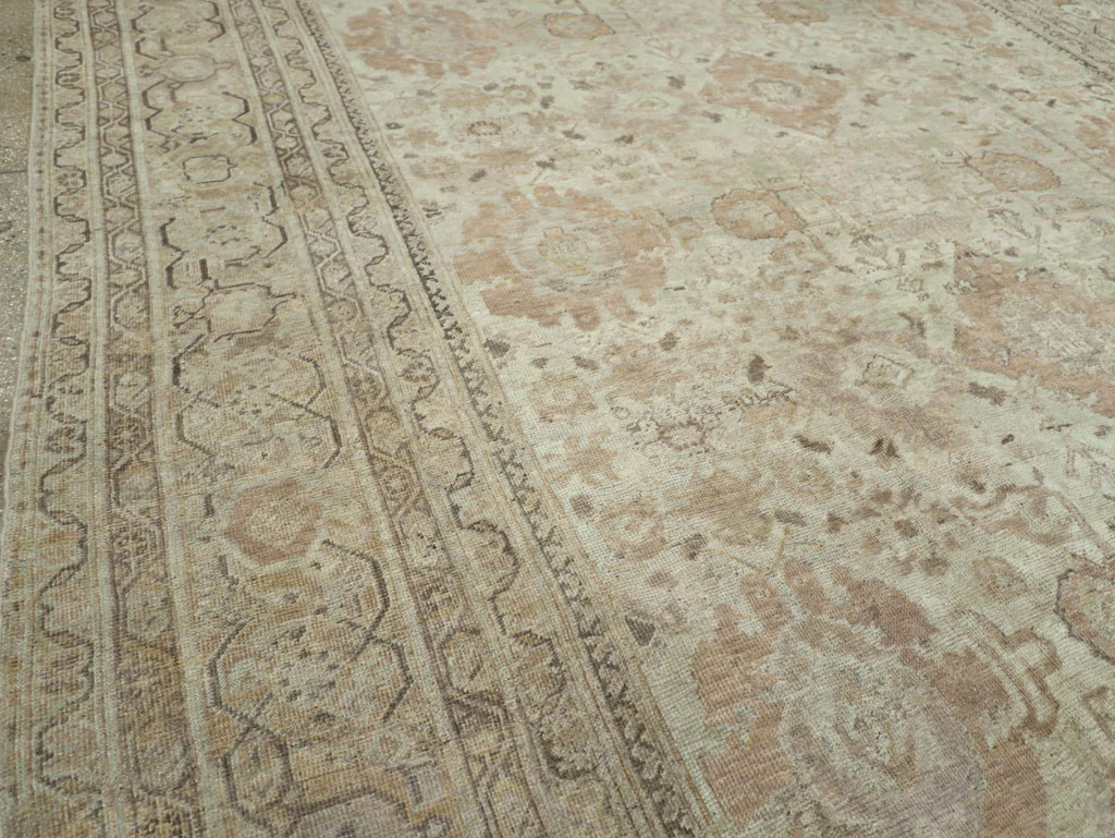 Antique Persian Mahal Oversize Carpet, No.23071 - Galerie Shabab