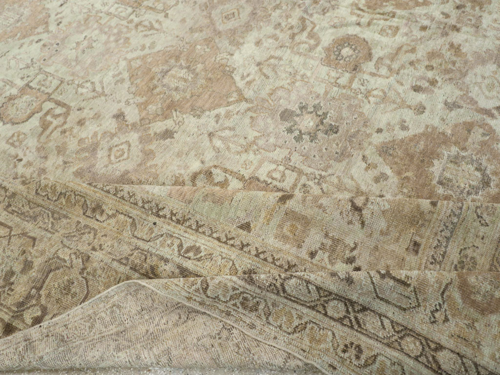 Antique Persian Mahal Oversize Carpet, No.23071 - Galerie Shabab