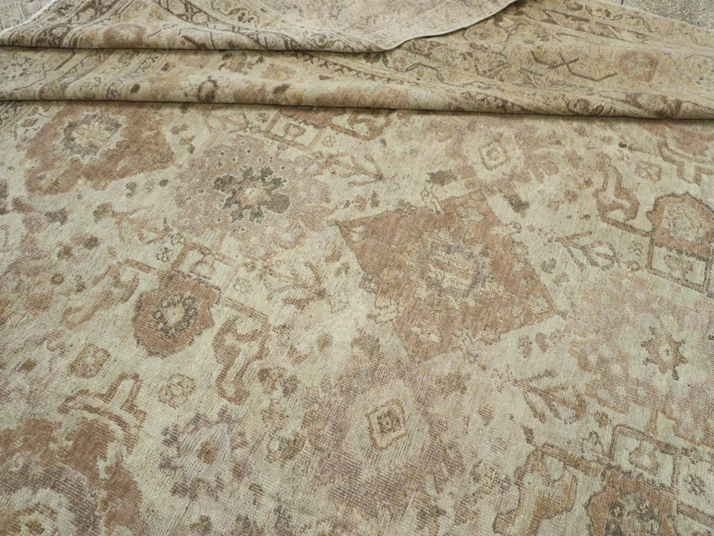 Antique Persian Mahal Oversize Carpet, No.23071 - Galerie Shabab