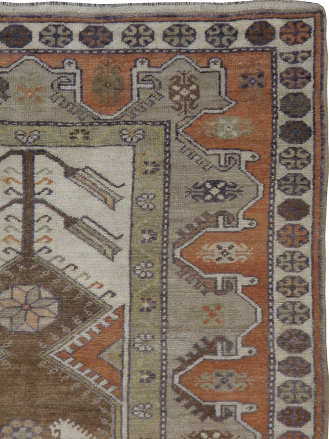 Vintage Turkish Oushak Rug, No.23093 - Galerie Shabab