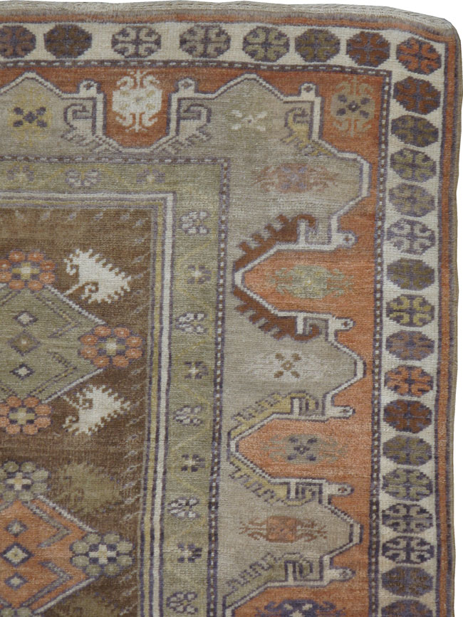Vintage Turkish Oushak Rug, No.23093 - Galerie Shabab