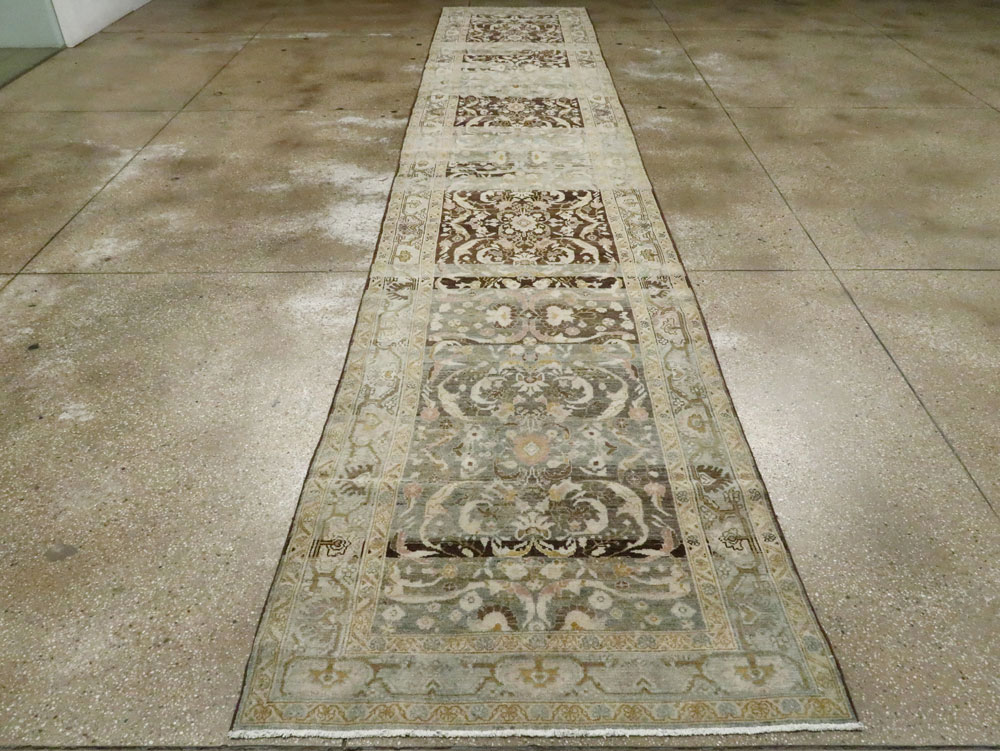 Vintage Persian Malayer Runner, No.23110 - Galerie Shabab