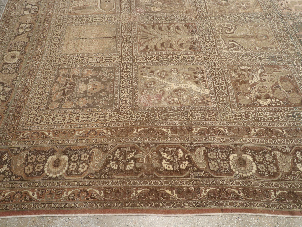 Antique Persian Tabriz Large Carpet, No.23112 - Galerie Shabab