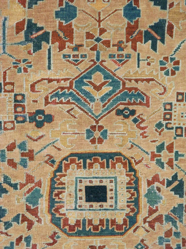 Antique Persian Heriz Square Carpet, No.23118 - Galerie Shabab
