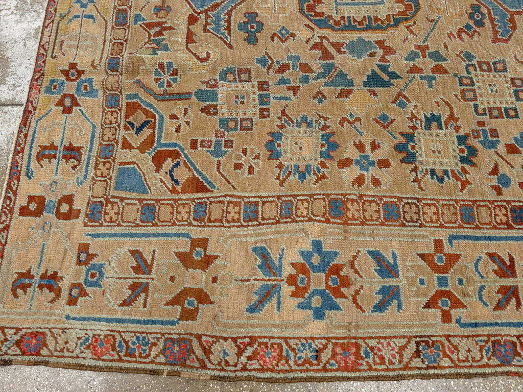 Antique Persian Heriz Square Carpet, No.23118 - Galerie Shabab