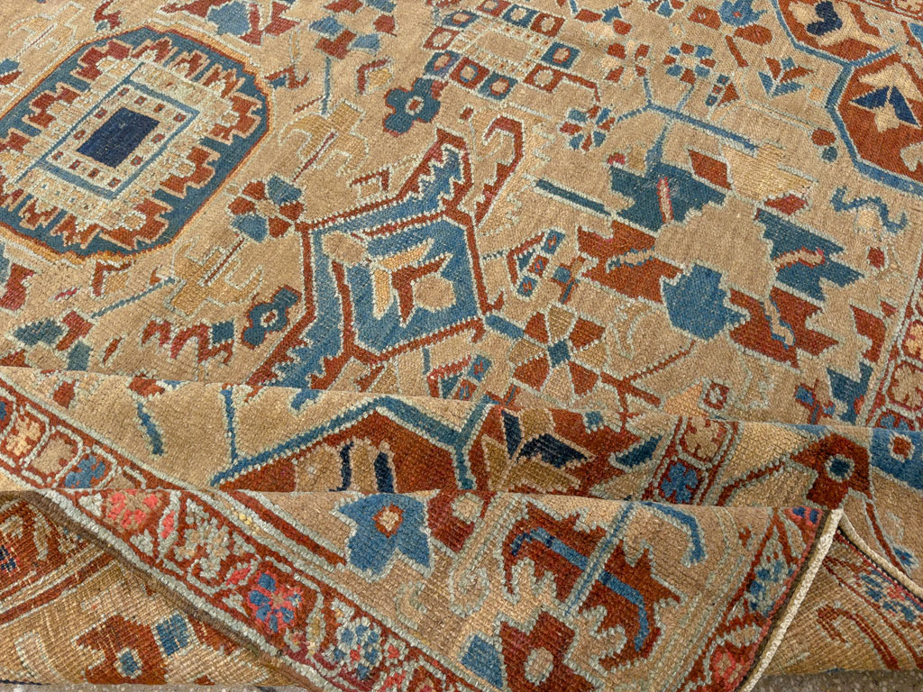 Antique Persian Heriz Square Carpet, No.23118 - Galerie Shabab