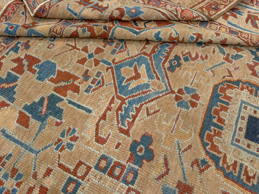 Antique Persian Heriz Square Carpet, No.23118 - Galerie Shabab