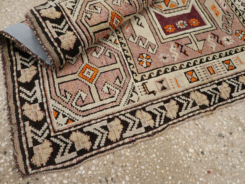 Antique Caucasian Shirvan Rug, No.23132 - Galerie Shabab