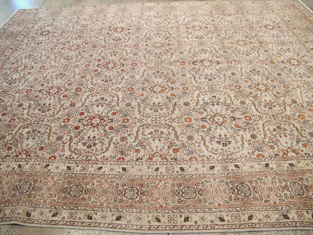 Antique Perian Tabriz Carpet, No.23144 - Galerie Shabab