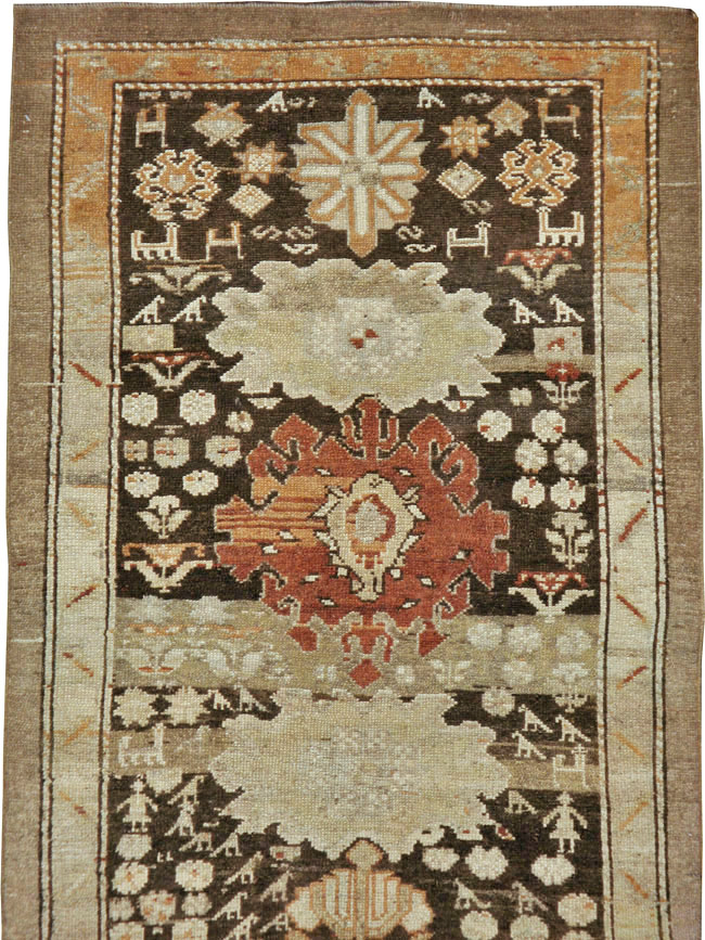 Antique Persian Kurdish Runner, No.23160 - Galerie Shabab