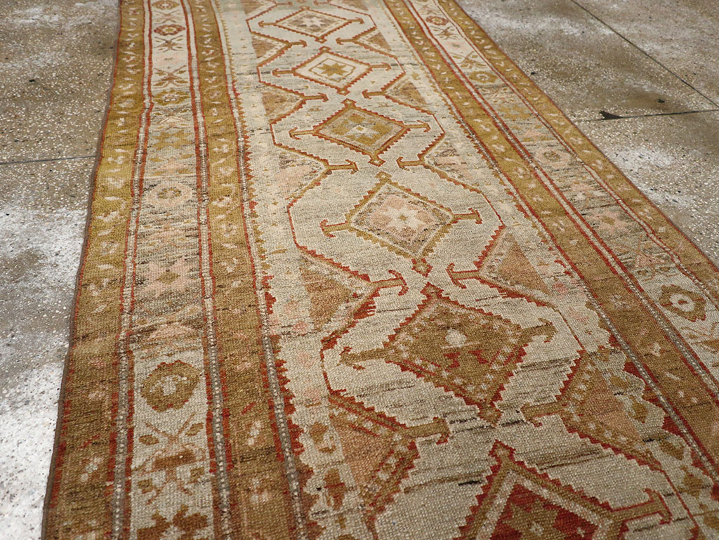 Antique Persian Kurdish Runner, No.23167 - Galerie Shabab