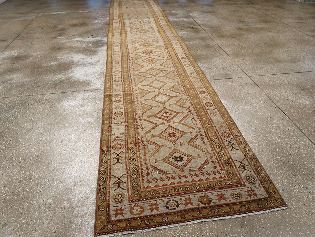 Antique Persian Kurdish Runner, No.23167 - Galerie Shabab