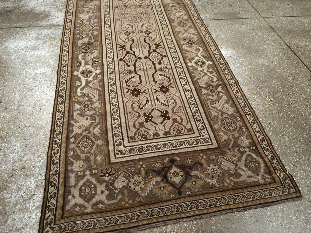 Vintage Persian Malayer Runner, No.23180 - Galerie Shabab
