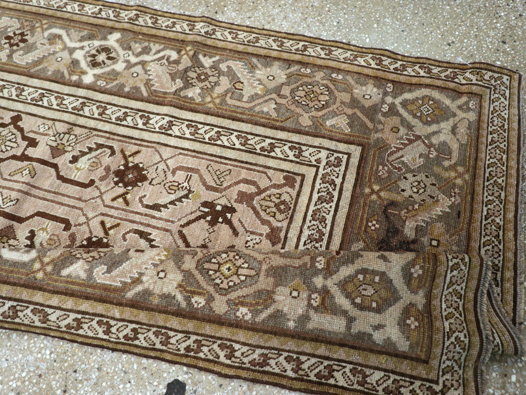 Vintage Persian Malayer Runner, No.23180 - Galerie Shabab