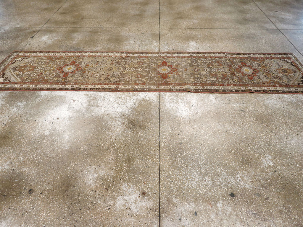 Vintage Persian Malayer Runner, No.23224 - Galerie Shabab