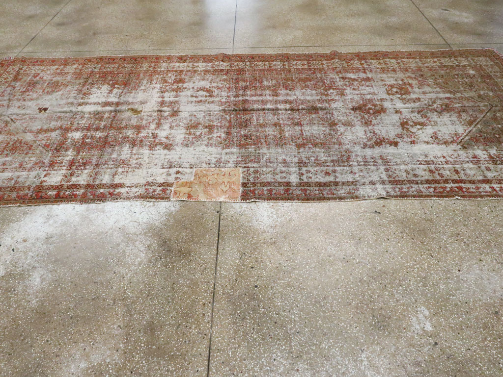 Antique Persian Malayer Gallery Carpet, No.23229 - Galerie Shabab