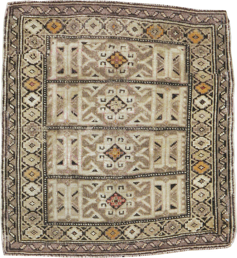 Antique Caucasian Shirvan Square Rug, No.23230 - Galerie Shabab