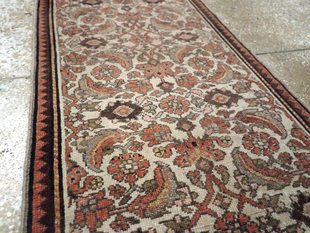 Vintage Persian Malayer Runner, No.23233 - Galerie Shabab