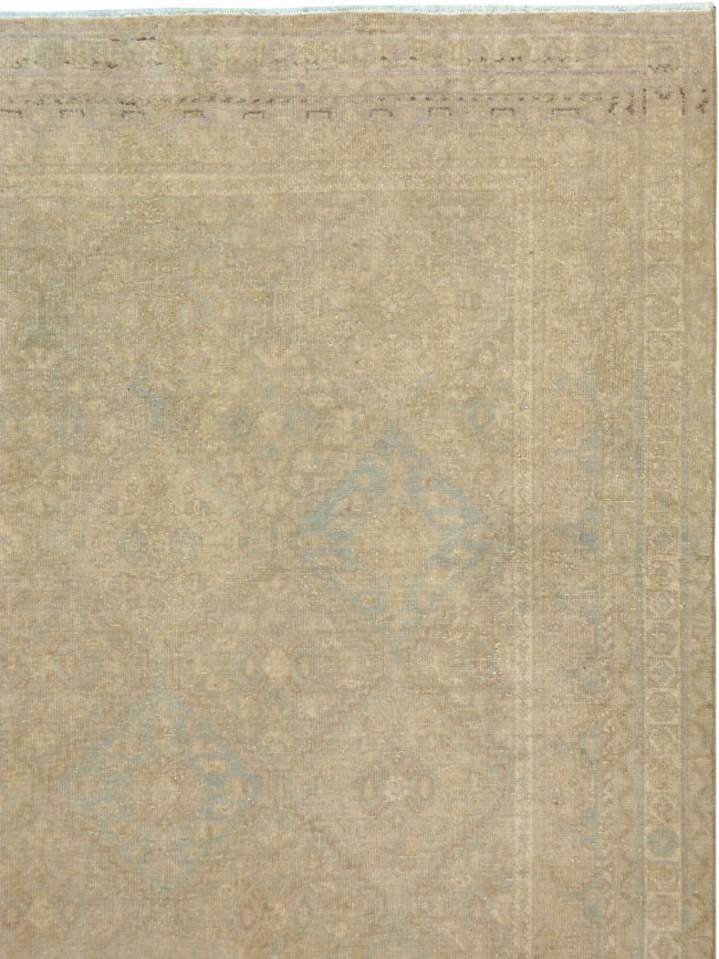Vintage Persian Shiraz Rug, No.23272 - Galerie Shabab