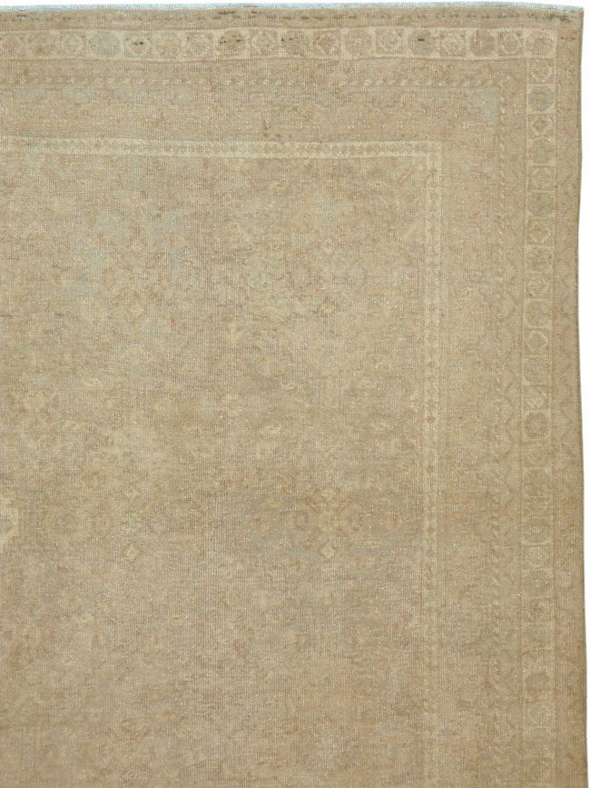 Vintage Persian Shiraz Rug, No.23272 - Galerie Shabab