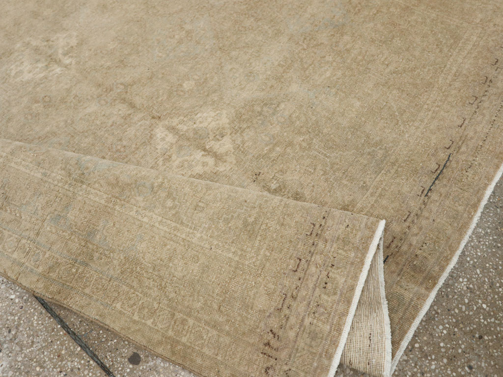 Vintage Persian Shiraz Rug, No.23272 - Galerie Shabab