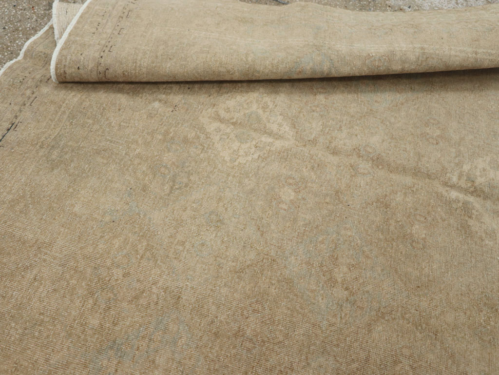 Vintage Persian Shiraz Rug, No.23272 - Galerie Shabab