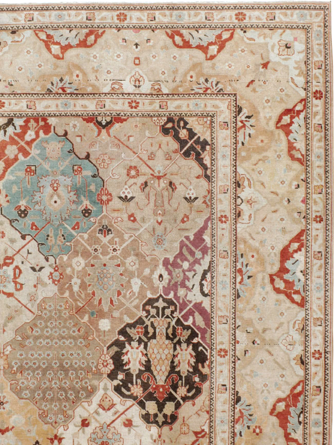 Antique Persian Tabriz Carpet, No.23284 - Galerie Shabab